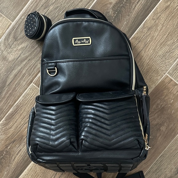 Itzy Ritzy Black Boss Backpack - Picture 1 of 6